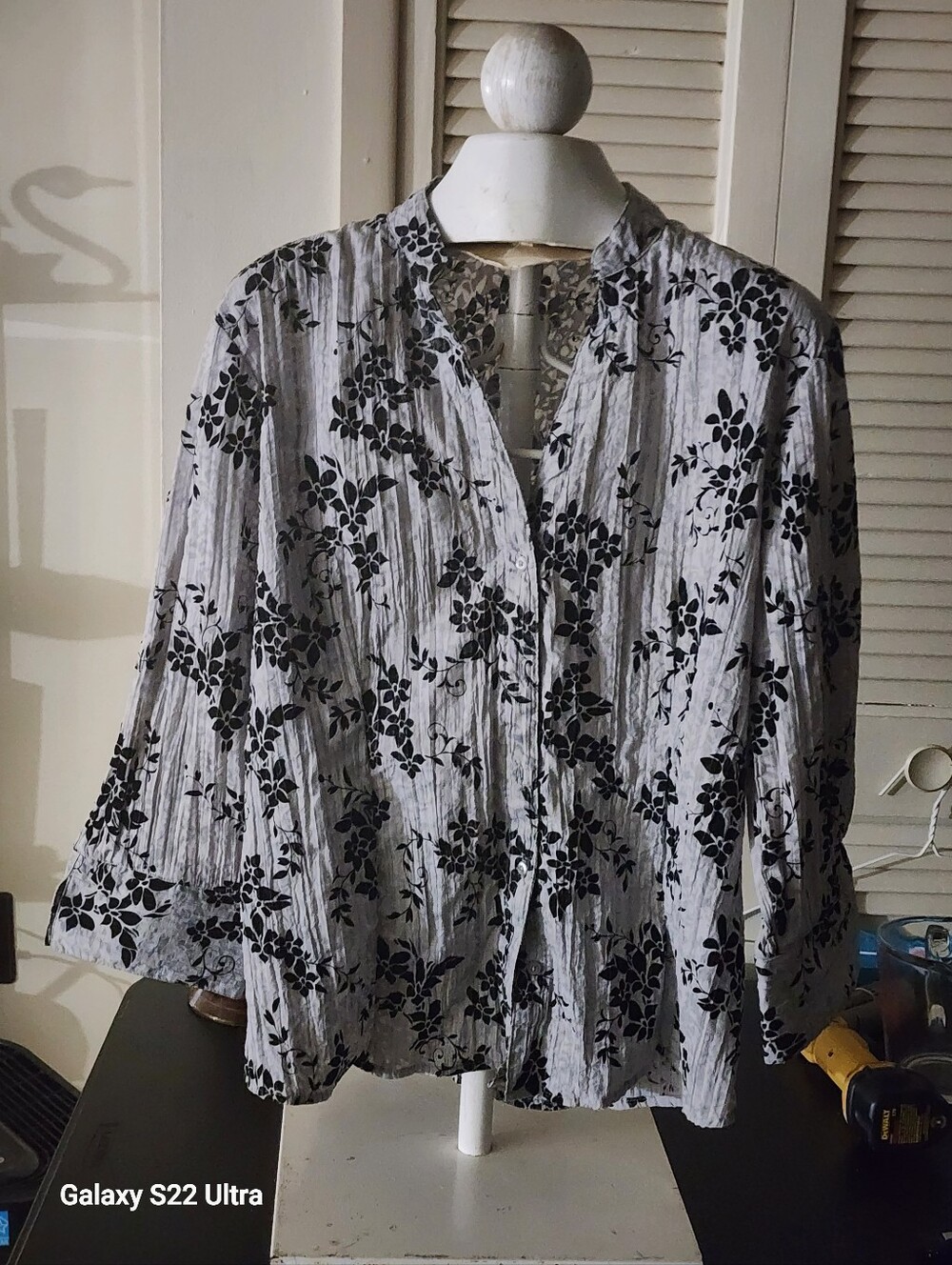 Cato Sheer Floral Burnout Top - White & Black